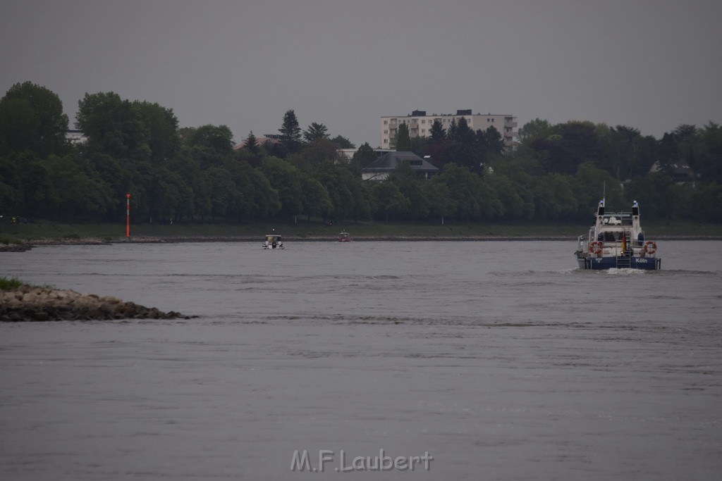 PRhein Koeln Porz Ensen Schwimmer untergegangen P031.JPG - Miklos Laubert